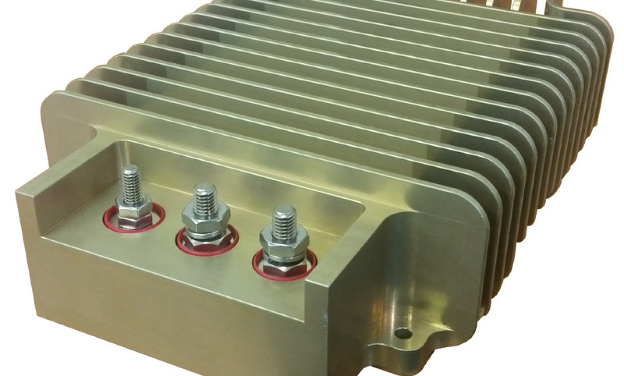 Battery equalizer keeps 12 V batteries in a 24VPDC system balanced