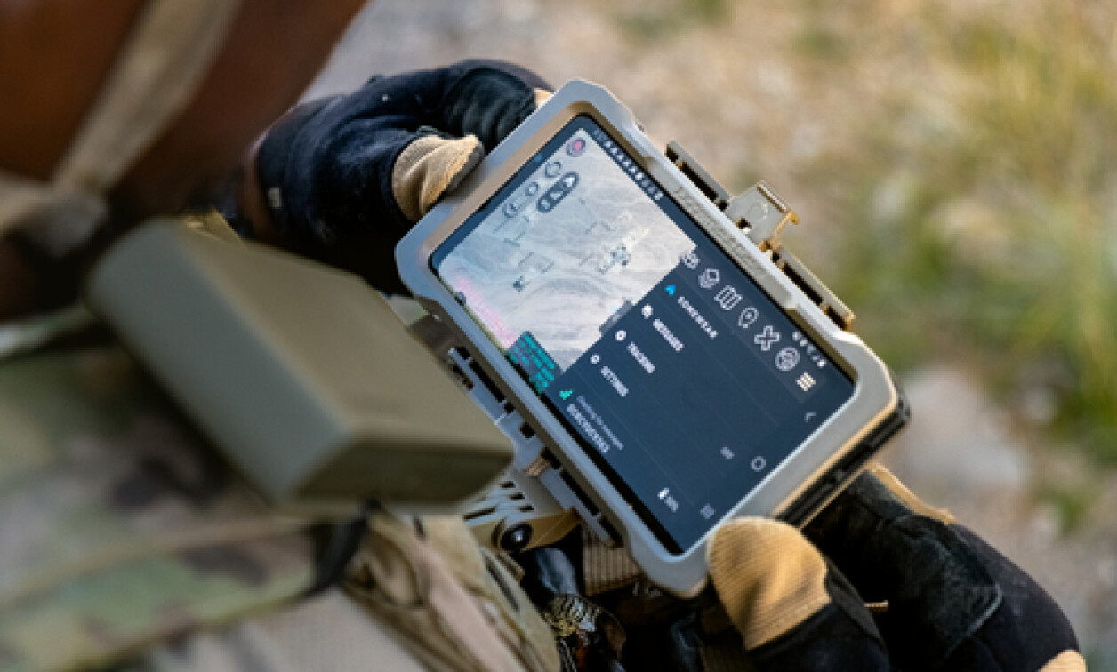 Hybrid radio released by Somewear Labs Military Embedded
