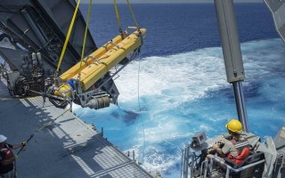 Knifefish surface mine countermeasure UUV delivered to Navy