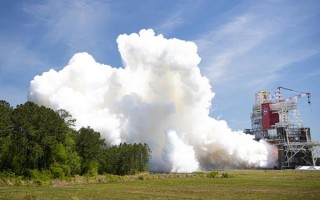Hydrogen-fueled engine for Delta IV Heavy Launch Vehicle passes final hot-fire acceptance test