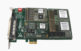 Multiprotocol interface for PCI Express-compatible systems