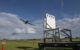 Raytheon demos AESA x-band radar in front of military officials