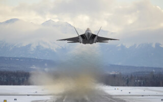 U.S. Air Force F-22 image