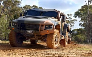 Thales selects Rockwell Collins to upgrade Australia's Hawei protected vehicle-light system.