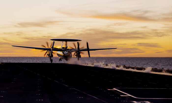 U.S. Navy photo by Mass Communication Specialist 3rd Class August Clawson.